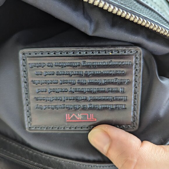 TUMI Travel/Messenger Bag - Never been used - Picture 2 of 8